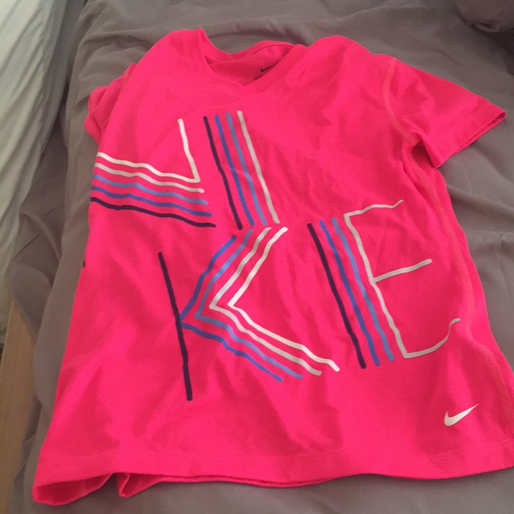 Nike girls pink shirt